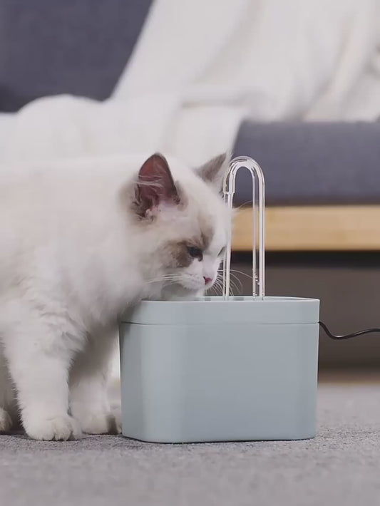 SavvyPet™ Water Fountain – Clean Flowing Water for Cats & Small Dogs